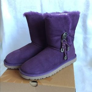 New UGG women boots, size: 8